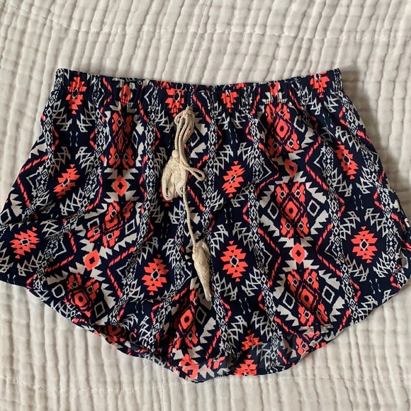 Aztec print lightweight shorts - Small - Picture 4 of 4